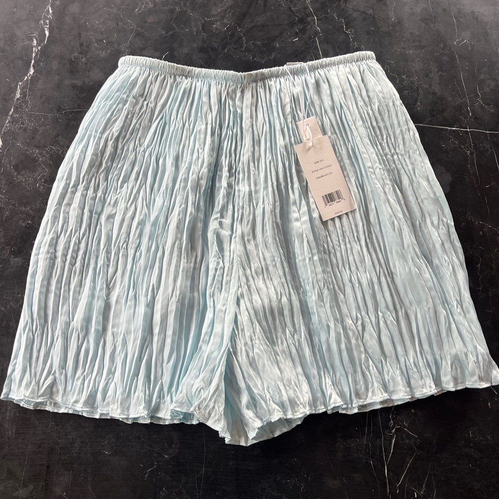Vince Sky Blue Pleated Short in size xxs - Picture 1 of 4